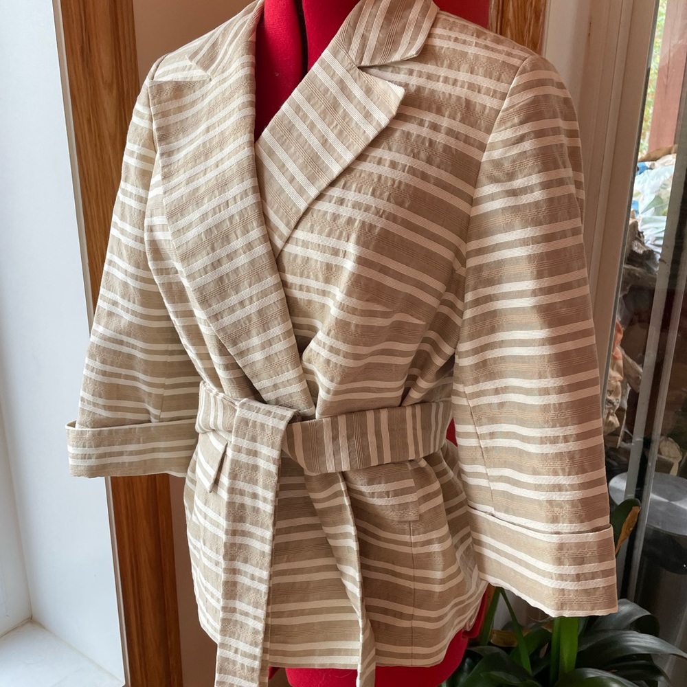 Linen cotton🌷 🌸 
1X wrap tie light jacket blazer neutral